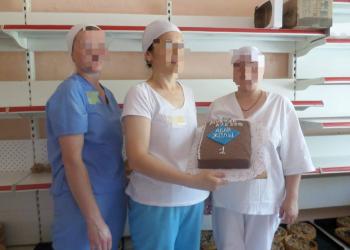 Осужденная испекла торт-книгу “Путь Абая” в области Абай