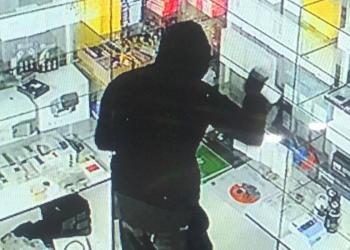 Подозреваемого в краже мобильников задержали туркестанские полицейские