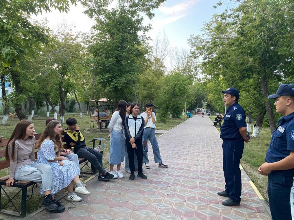 Профилактические беседы с подростками проводят полицейские Павлодарской области