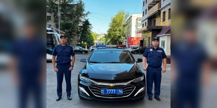 Роженице помогли экстренно добраться в роддом павлодарские полицейские