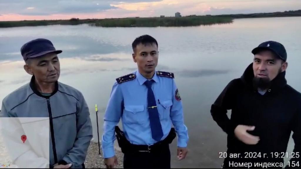 Успешная спасательная операция: акмолинские полицейские спасли тонущих рыбаков
