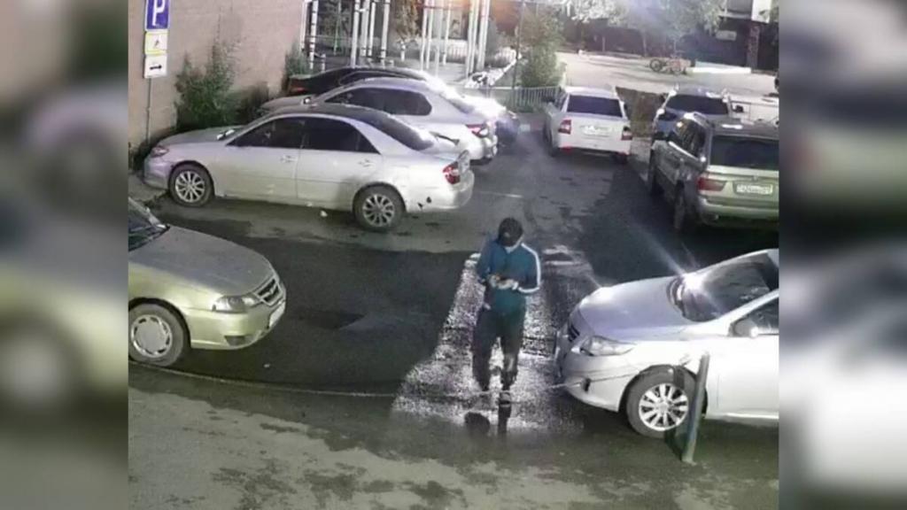 Банковскую карту из незапертой автомашины украл злоумышленник в Астане