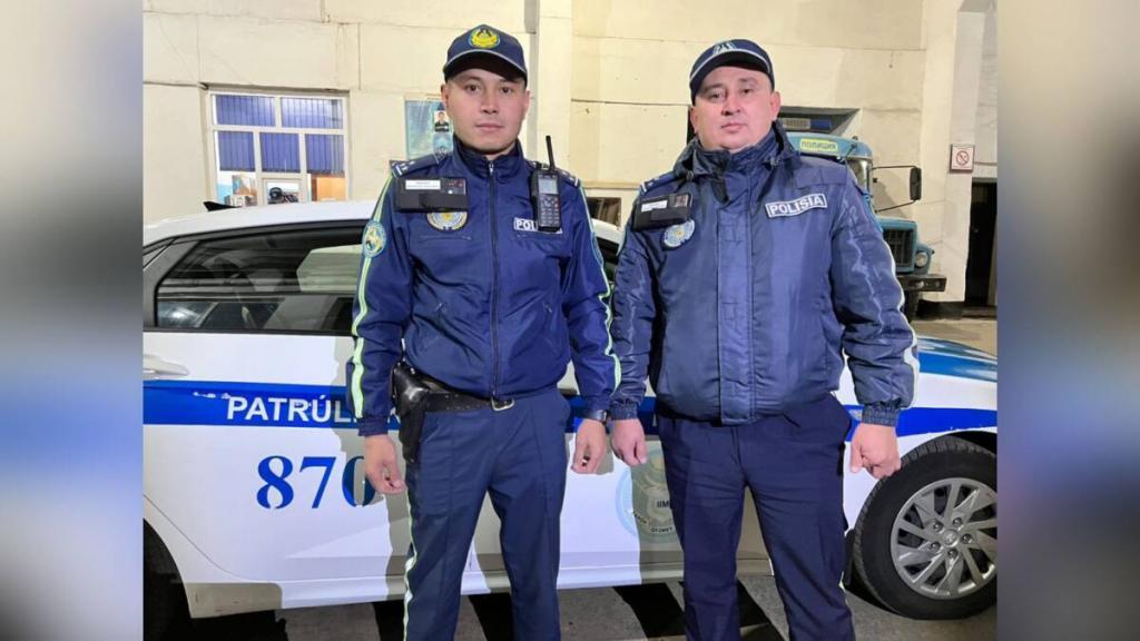 Активист поблагодарил полицейских за помощь на дороге в СКО