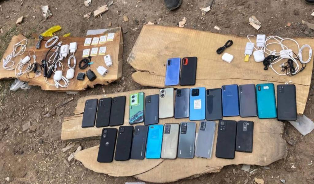 Мужчина пытался провезти мобильники в колонию Шымкента