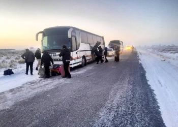 Полицейские помогли пассажирам сломавшегося автобуса продолжить путь в области Абай