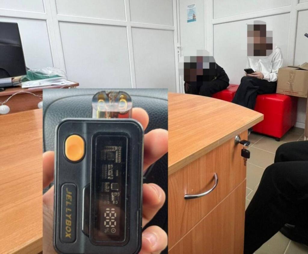 14-летняя школьница из Павлодарской области курила в школьной уборной