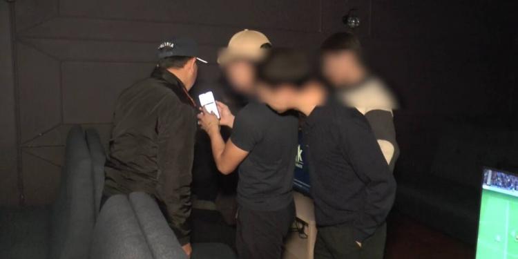 Беспризорников и трудных подростков разыскивает полиция в Алматы