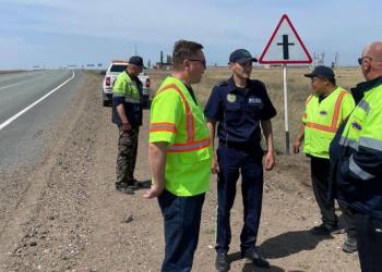 Проверки дорог проводят полицейские в области Абай