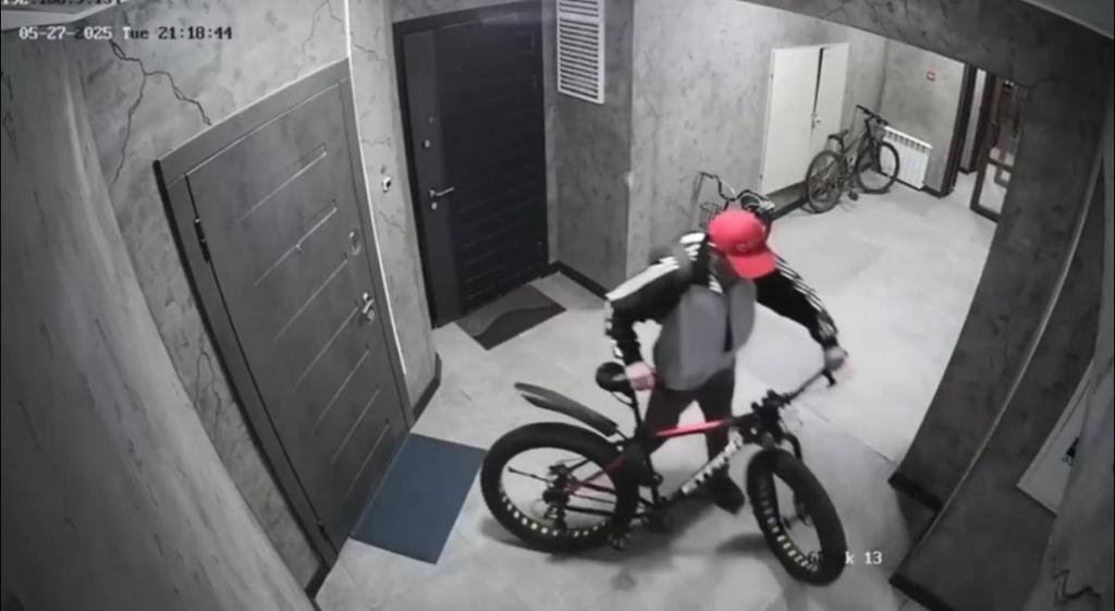 Серийного вора велосипедов задержали в Алматы