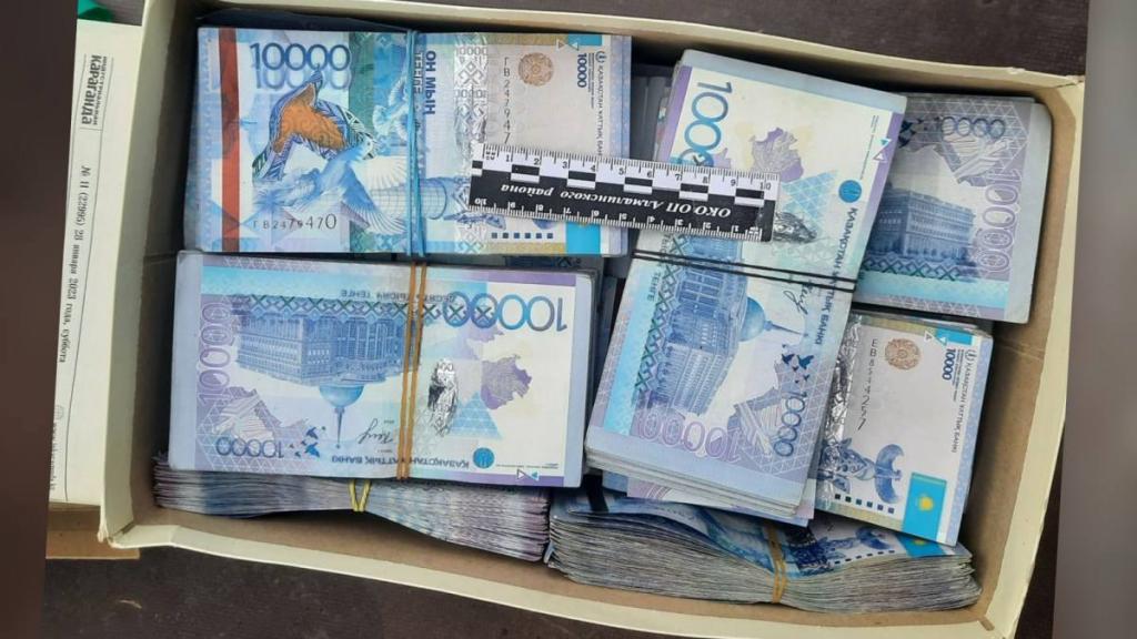 В Караганде задержаны мошенники, выманившие у пенсионерки 22 миллиона тенге