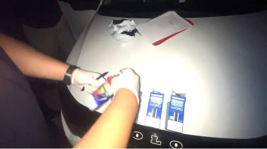 Полицейские изъяли вейпы у жителя столицы