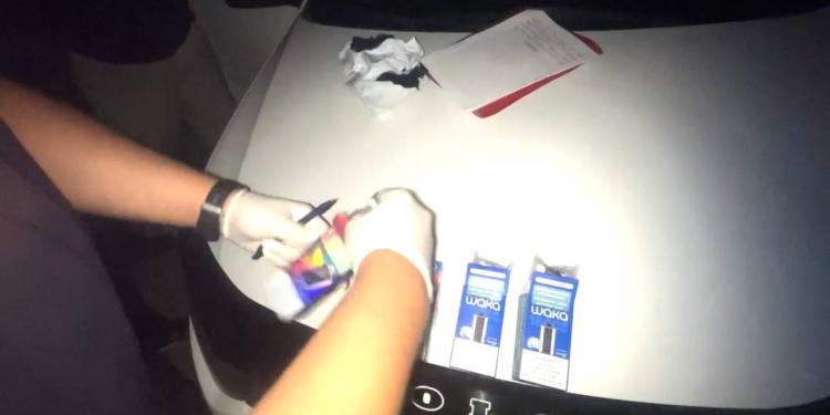 Полицейские изъяли вейпы у жителя столицы